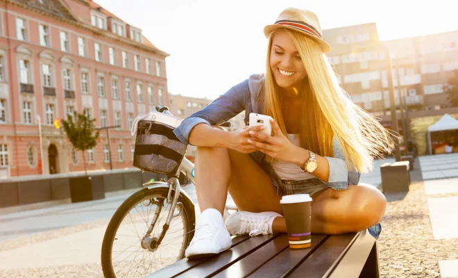 Sonnenenergie: Sunny IPhone Case das Akku lädt