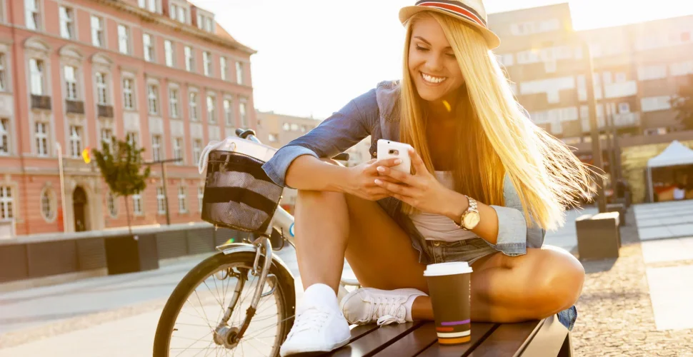 Sonnenenergie: Sunny IPhone Case das Akku lädt